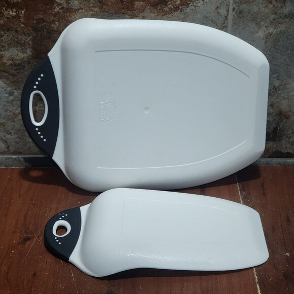 Dexas Chopping Board & Scoop Black White Set of 2 - Picture 3 of 10